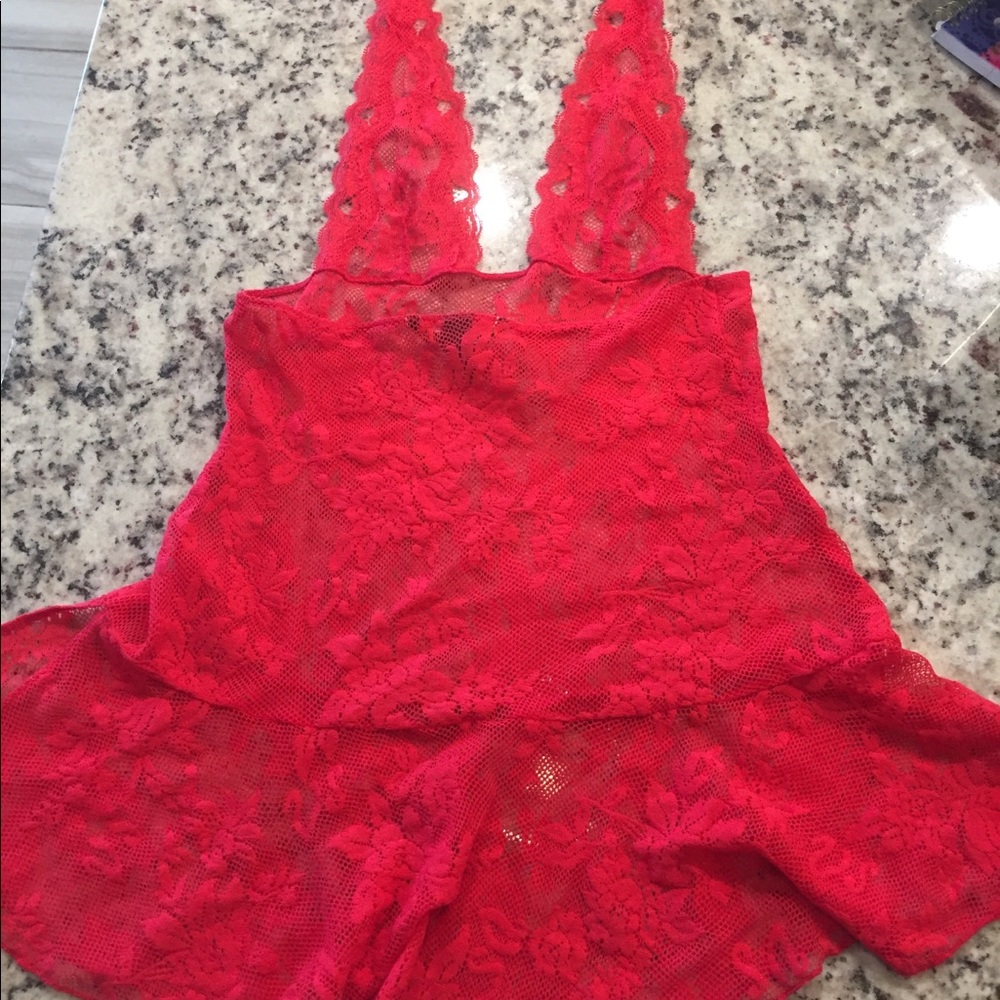Lingerie - Picture 2 of 3